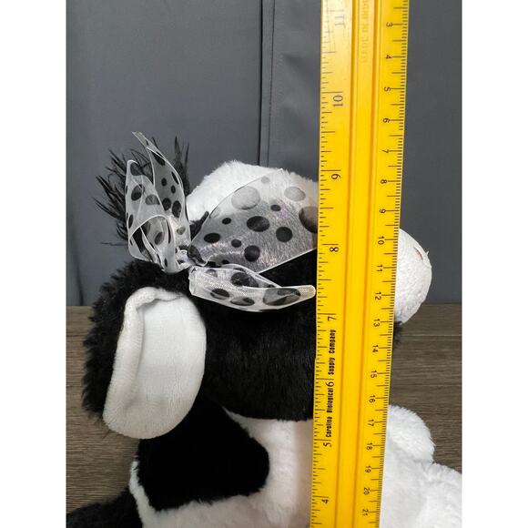 The‎ Petting Zoo Lash'z the Cow Plush - Picture 5 of 5